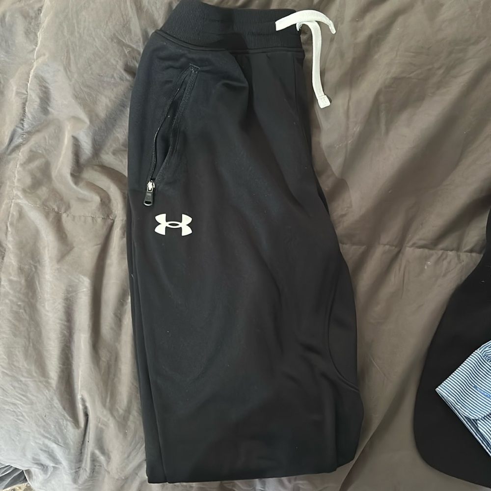 Black UA joggers